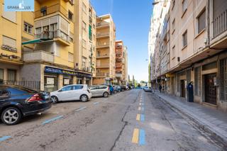 Local Comercial en Calle Ángel Barrios 5