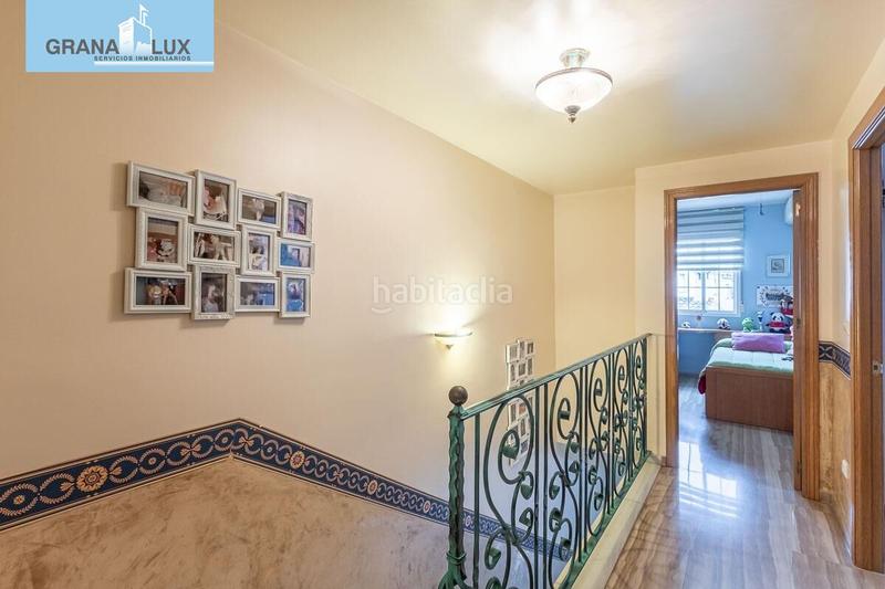 Foto b077682b-49f5-4eb5-b036-1c875c37eb80. Casa pareada adosada en el centro en Peligros
