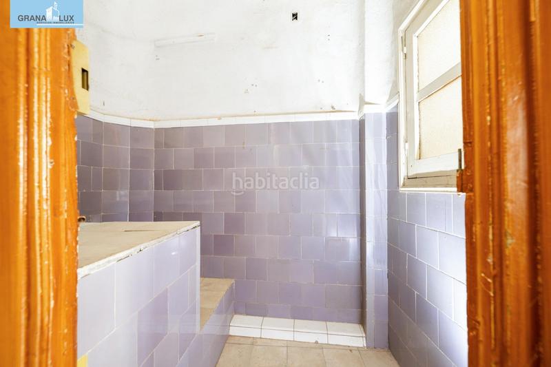 Foto 1b45e686-8429-48f4-ba20-66f78fa69196. Casa adosada casa con encanto a reformar en plena cuesta del chapiz. patio, varias terrazas y mucho más en Granada