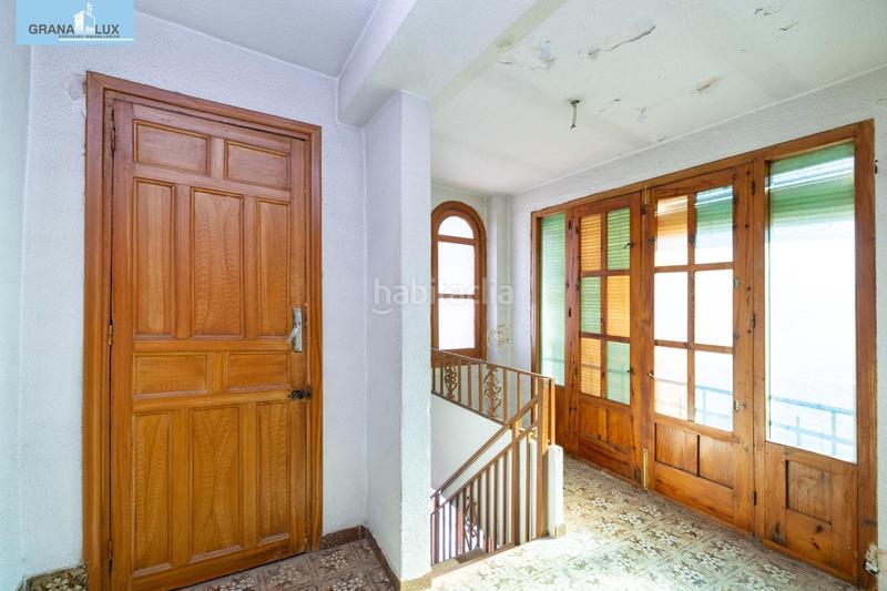 Foto 1c205877-3a05-4092-99a3-7e4cb32bd005. Casa adosada casa con encanto a reformar en plena cuesta del chapiz. patio, varias terrazas y mucho más en Granada