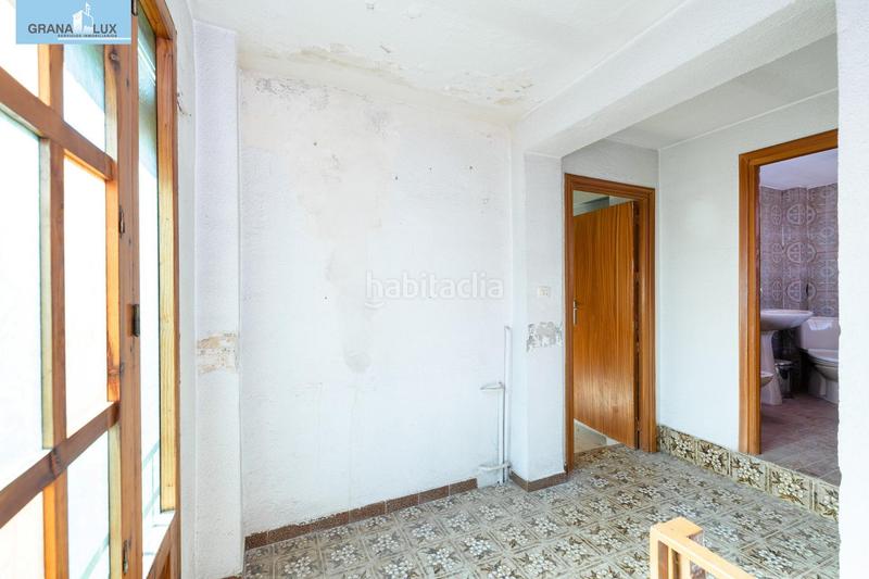 Foto b3a7d8a3-04b7-4028-84c1-c89c5c66466a. Casa adosada casa con encanto a reformar en plena cuesta del chapiz. patio, varias terrazas y mucho más en Granada