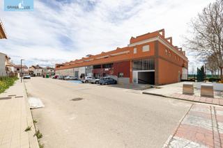 Aparcament cotxe  Calle clara campoamor. Parking en sotano de edificio en granadaaeropuerto
