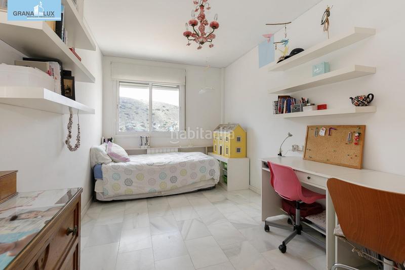 Foto 087d2517-d85d-40b8-8470-d6f00a2ad517. Casa  en venta en urbanización privada junto al hospital vithas! en Granada