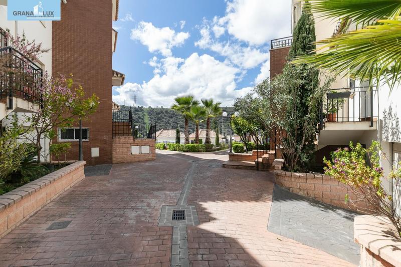 Foto 6c5ad421-2403-4057-8168-8cc7d6f11ccc. Casa  en venta en urbanización privada junto al hospital vithas! en Granada