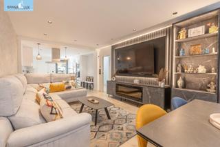 Casa adossada  Calle de francisco ayala. Vivienda moderna en venta en el padul
