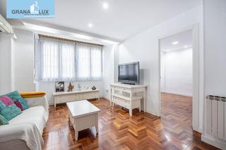 Piso  Calle ruiseñor. Magnifico piso muy luminoso de 155 m2 en pajaritos!