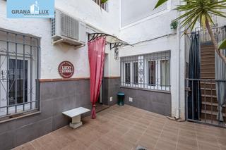 Pis  Paseo de las palmas. Piso en venta en carretera de la sierra, granada