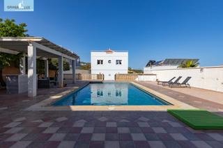 Xalet  Calle puntal de las siete lagunas. Casa independiente con piscina en cañadas del paque