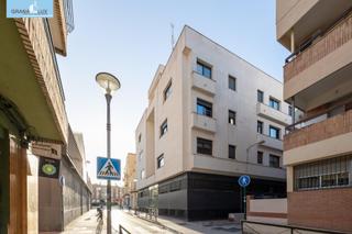 Appartement  Calle el guerra. Piso de dos dormitorios, garaje y trastero.