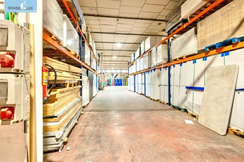 Foto adb66de5-77ca-4005-bd29-dad22da97e33. Nau industrial a Albolote