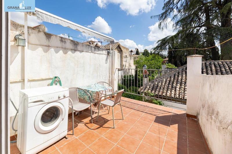 Foto a0e5a1d5-d716-4f8e-9d58-5920375b0f2f. Casa adossada amb calefacció a Barrio de Albaicín Granada