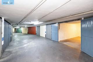 Aparcament cotxe  Calle del pintor manuel maldonado. Se vende plaza de garaje en zaidín granada en pintor manuel mald