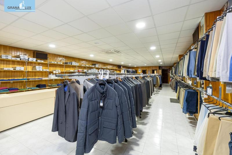 Foto 0c537a16-71e0-48e2-824b-ec6aaa1caf8f. Local comercial en Barrio de Zaidín Granada