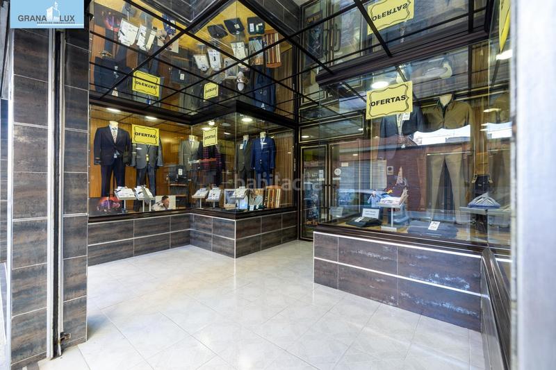 Foto 8c630849-9b0f-458b-8a4f-d408088f3988. Local comercial en Barrio de Zaidín Granada