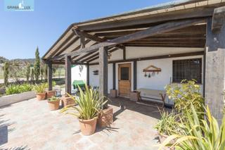 Finca rústica  Carretera 18640. Se vende explotacion agrícolaganadera en pleno funcionamiento