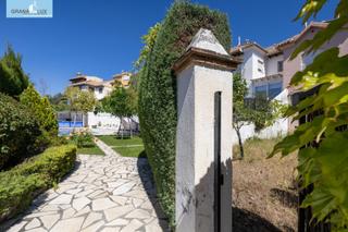 Casa adossada  Calle sala de los reyes. Hermosa casa en carretera de la sierra, para entrar a vivir!!