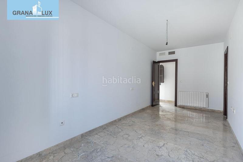 Foto 5a2ba989-b8b6-4088-9ed3-a58ed6f53ce1. Piso  en la zubia en La Zubia Ciudad Zubia (La)