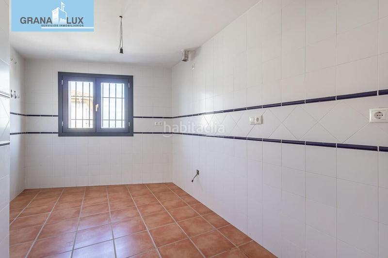 Foto aae37f4f-916d-4b8c-babc-5fe2906292ef. Piso  en la zubia en La Zubia Ciudad Zubia (La)
