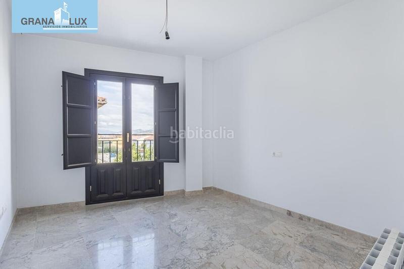 Foto b8e748a1-0ba6-4219-8349-60e42e27b62e. Piso  en la zubia en La Zubia Ciudad Zubia (La)