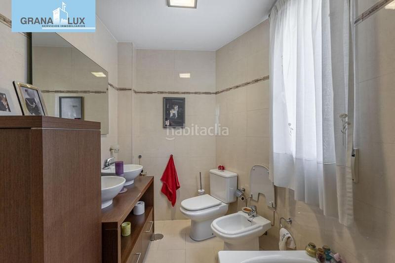 Foto 07a1e95b-a703-4d0f-b0b3-b46ed6152487. Maison jumelée avec chauffage parking piscine dans Crta. De la Sierra Granada