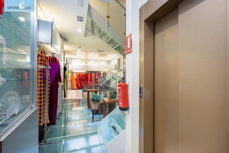 Foto c2ecfe6f-7333-489c-bacb-8615c9b83a8e. Local comercial a Centro - Sagrario Granada