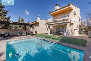 Chalet  Calle pisa de la mulica. Casa en santa clara golf otura  ideal para vivir o invertir