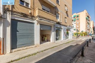 Local commercial  Calle monachil. Local junto a avda. cádiz