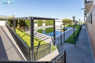 Casa adossada  Calle de la longuera. Casa en las gabias, urb. privada con piscina y zonas verdes