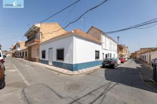 Maison  Calle de la virgen del carmen. Casa en planta baja  garaje  patio para reformar!