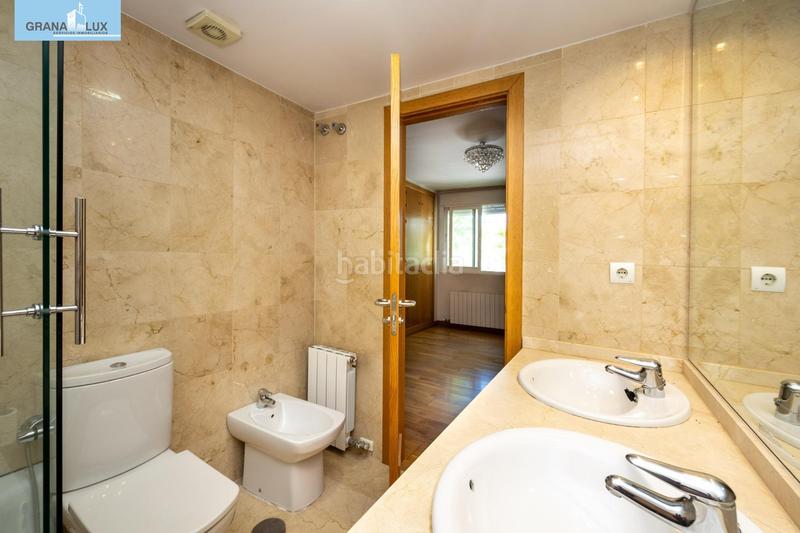 Foto f322bfe3-bb36-45b2-8945-1281d56879fe. Casa pareada espectacular unifamiliar en el serrallo en Granada