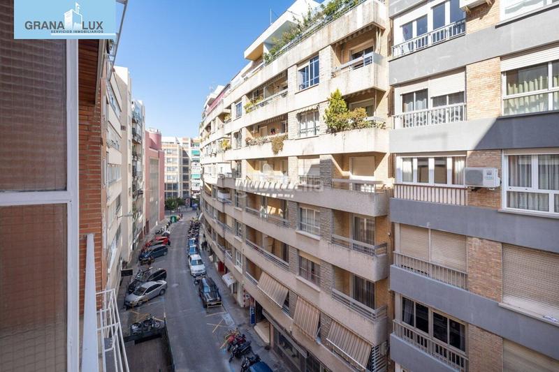 Foto 438f7d43-3172-4230-8f3f-0b2e3750c597. Piso fantástico piso en pleno centro , ideal para vivir o invertir. en Granada
