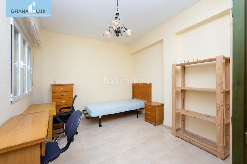 Foto 8c8b9ac0-88bf-4721-9b58-30c2dd2bc00b. Piso fantástico piso en pleno centro , ideal para vivir o invertir. en Granada