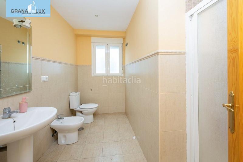Foto e65813b4-fee1-4e79-86ba-03b672296d32. Piso fantástico piso en pleno centro , ideal para vivir o invertir. en Granada