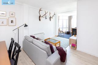 Piso en Zona baja. Espectacular vivienda con piscina, garaje y trastero