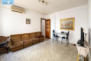 Piso en Calle santa adela 48. Se vende piso en el zaidin