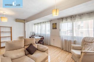 Appartement à Avenida del sur 12. Increible inversion en villarejo  plaza de garaje cerrada