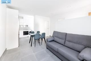 Appartement  Calle friburgo. Inversores !!! gran oportunidad se vende piso en juan pablo ii g