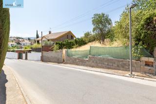 Terreny residencial  Calle de la azucena. Venta de solar de 590 m2 en otura zona colegio