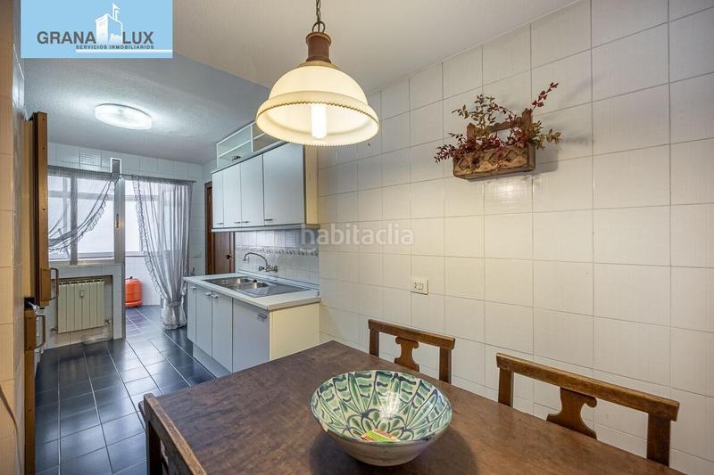 Foto 19faad5b-44bd-448c-99ea-1b0d781e17ee. Piso  en avda. constitución en Plaza de Toros Granada