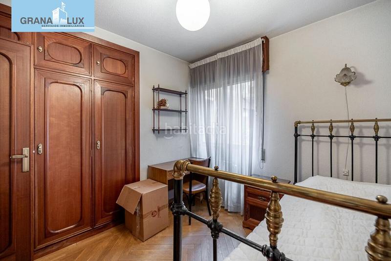 Foto 5bd1f27a-3e25-42b3-9510-b677027280ae. Piso  en avda. constitución en Plaza de Toros Granada