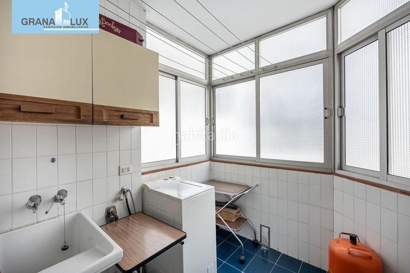 Foto 7023e9ab-3967-4e89-836d-bba04cd3984f. Piso  en avda. constitución en Plaza de Toros Granada