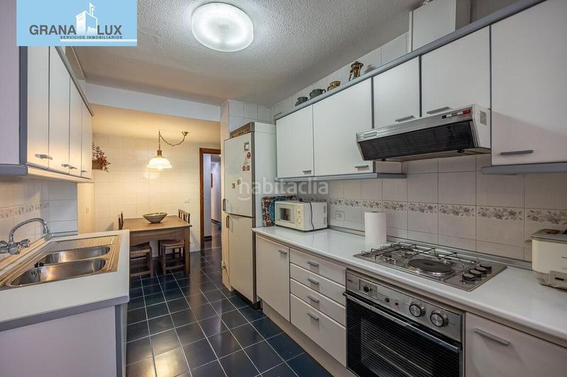 Foto df5f354d-176b-4ea4-824e-560443874c07. Piso  en avda. constitución en Plaza de Toros Granada