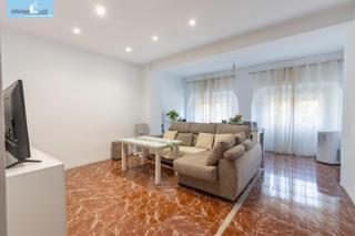 Casa en Avenida de andalucía 73. Preciosa casa en el centro de padul con terraza
