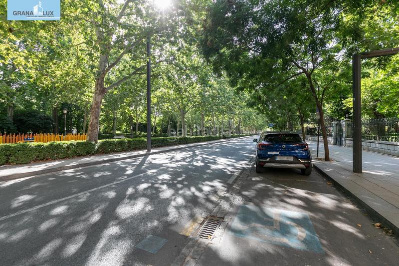 Foto 93c6de91-9404-4181-ad5b-5b4da6f00287. Parking coche en paseo de la bomba 13 espaciosa plaza de garaje en el corazón del paseo del salón en Granada