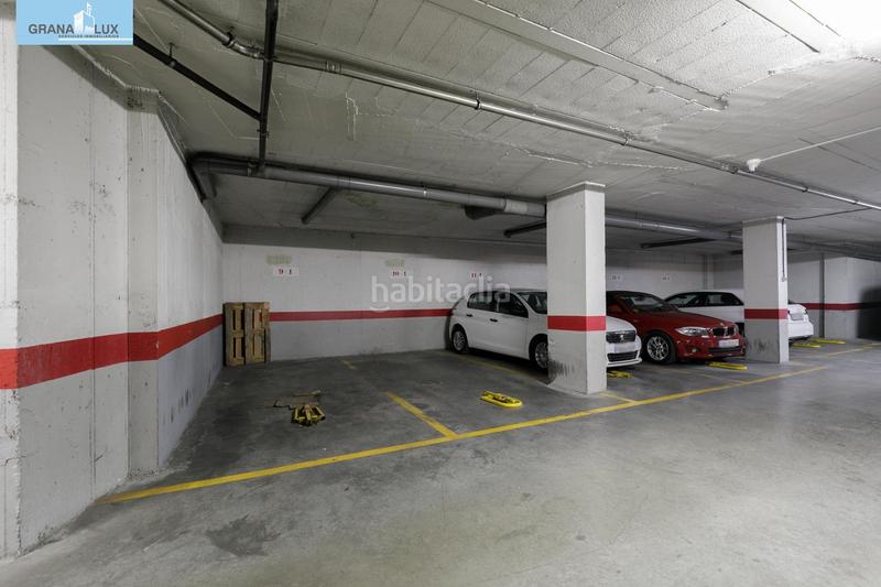 Foto b3487fdb-adc0-4c91-8e19-104715fbcd19. Parking coche en paseo de la bomba 13 espaciosa plaza de garaje en el corazón del paseo del salón en Granada
