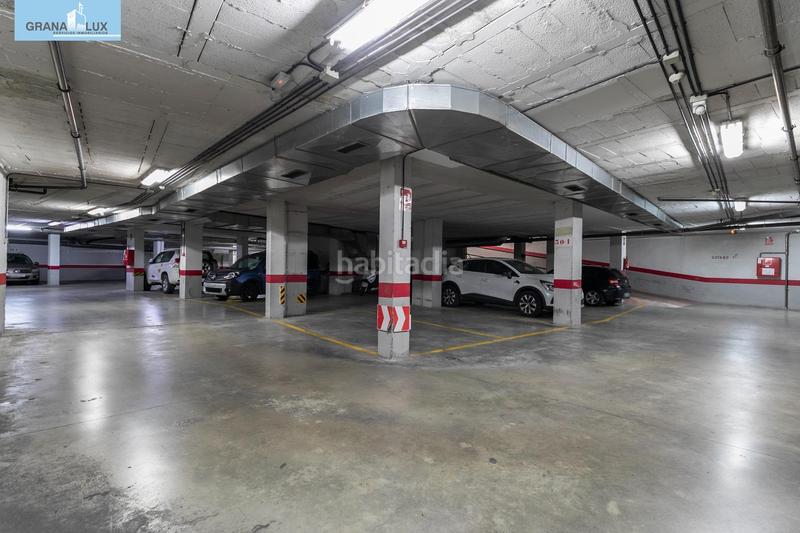 Foto ba49adf6-e334-472b-be06-273ccfa9afa6. Parking coche en paseo de la bomba 13 espaciosa plaza de garaje en el corazón del paseo del salón en Granada
