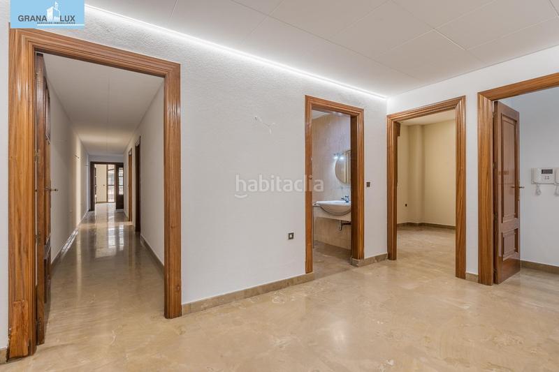 Foto 8c8dddc7-df33-4936-ad5e-3d5cffbb933d. Piso fantastico piso en angel ganivet en San Matías - Realejo Granada