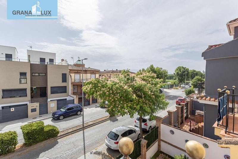 Foto bc5166f2-5e7f-4b33-b8b2-f9b7ee70c94d. Casa  adosada con piscina en Santa Fe