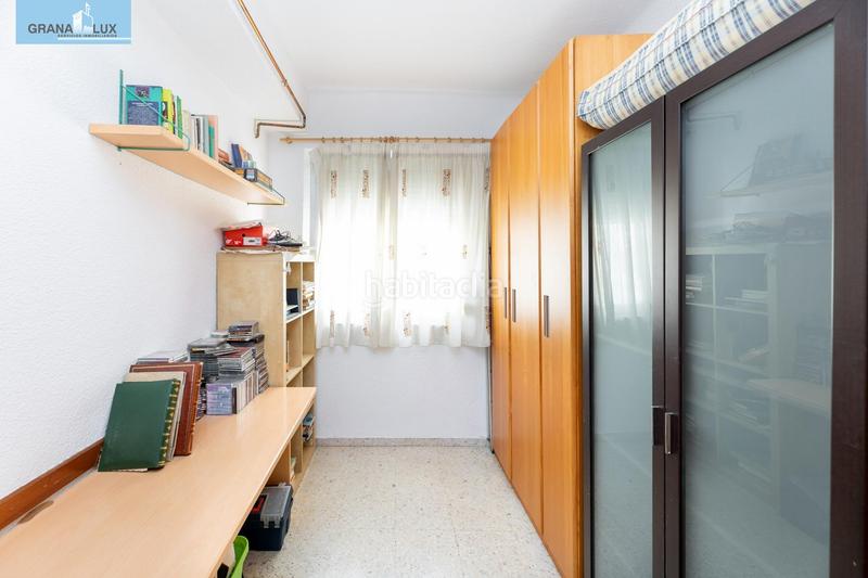 Foto b431172b-de3b-40f3-8e8e-6315c33b2b73. Piso fantástico piso junto instituto astrofísica en Granada