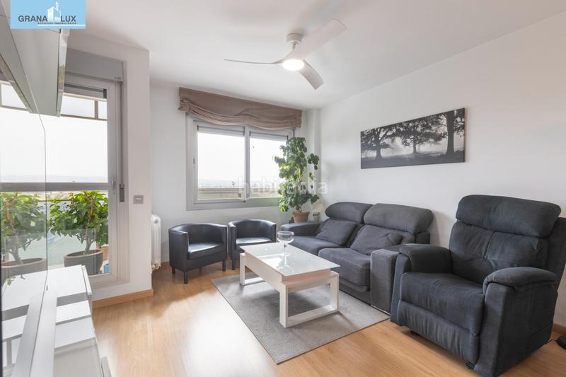 Foto 0bd0b3c8-7410-47b8-a1af-35fed269b673. Piso fantástica vivienda con terraza junto al gimnasio we! en Granada